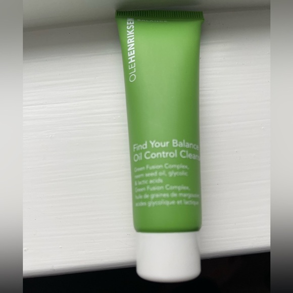 Ole Henriksen Find Your Balance Cleanser - Picture 2 of 3